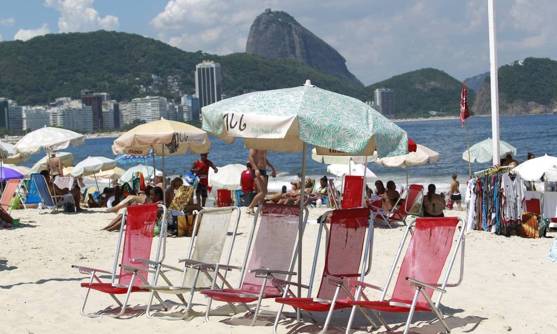 O Que Deixar em Casa: Erros que Fazem Sua Ida à Praia Virar um Peso