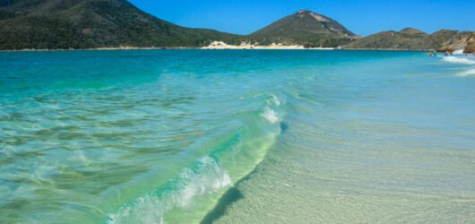 7 Praias Perfeitas para ir com a Família (A Verdade sobre o Mar Calmo e os Preços)