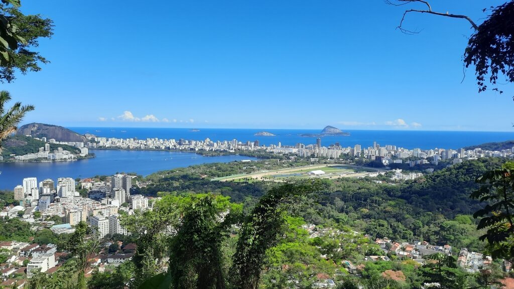 vista da Lagoa Rodrigo de Freitas a partir da Cachoeira dos Primatas