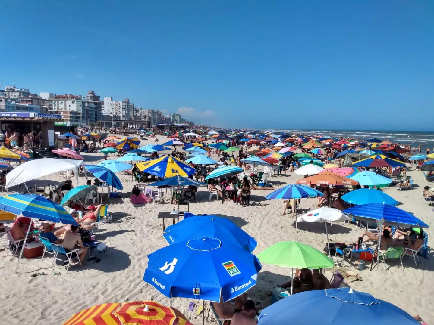 Vale a Pena Alugar ou Levar? O Guia Completo para Economizar na Praia
