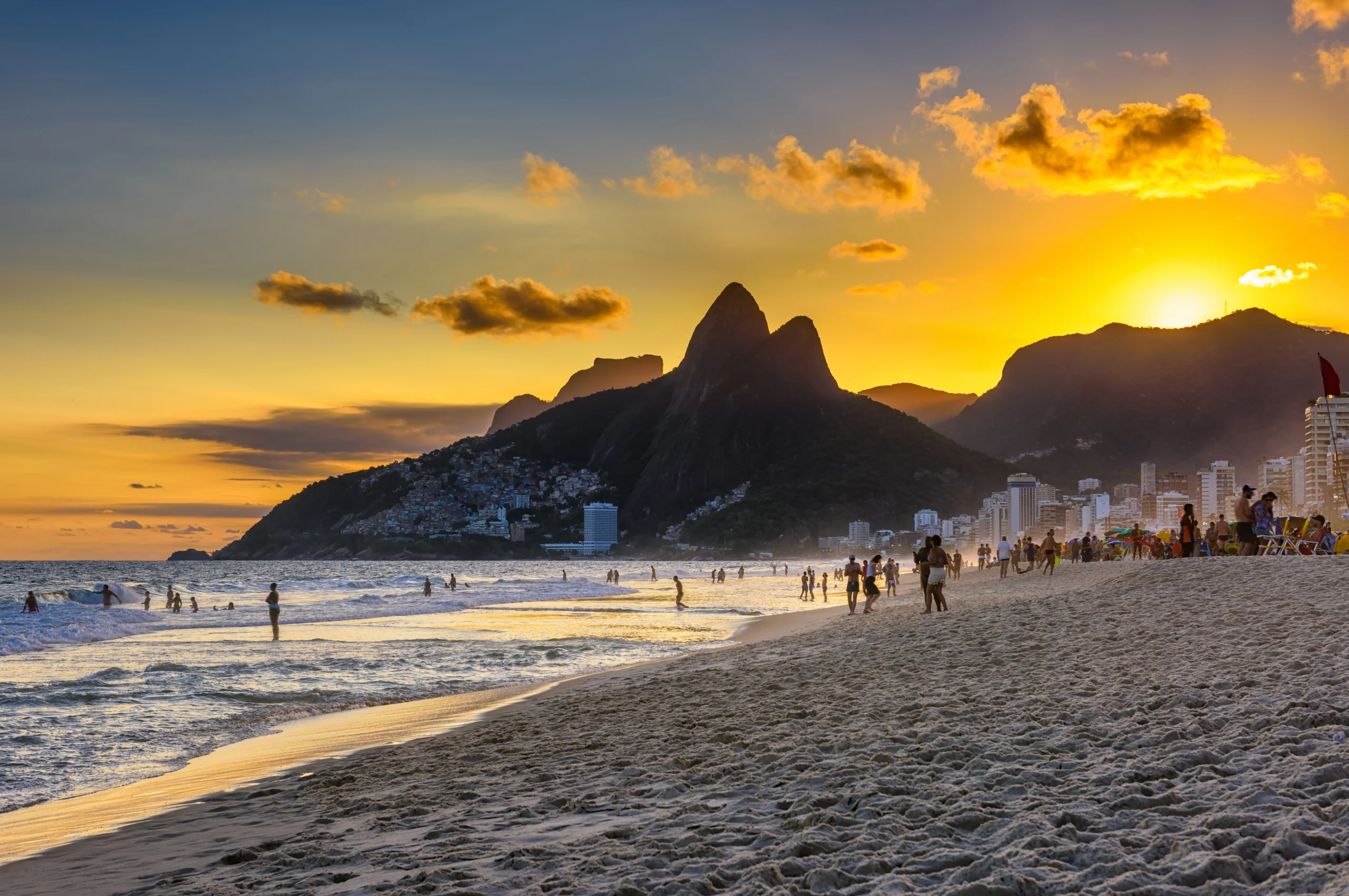 Praia do Leblon: O Melhor Lugar Para Encerrar um Dia Perfeito no Rio